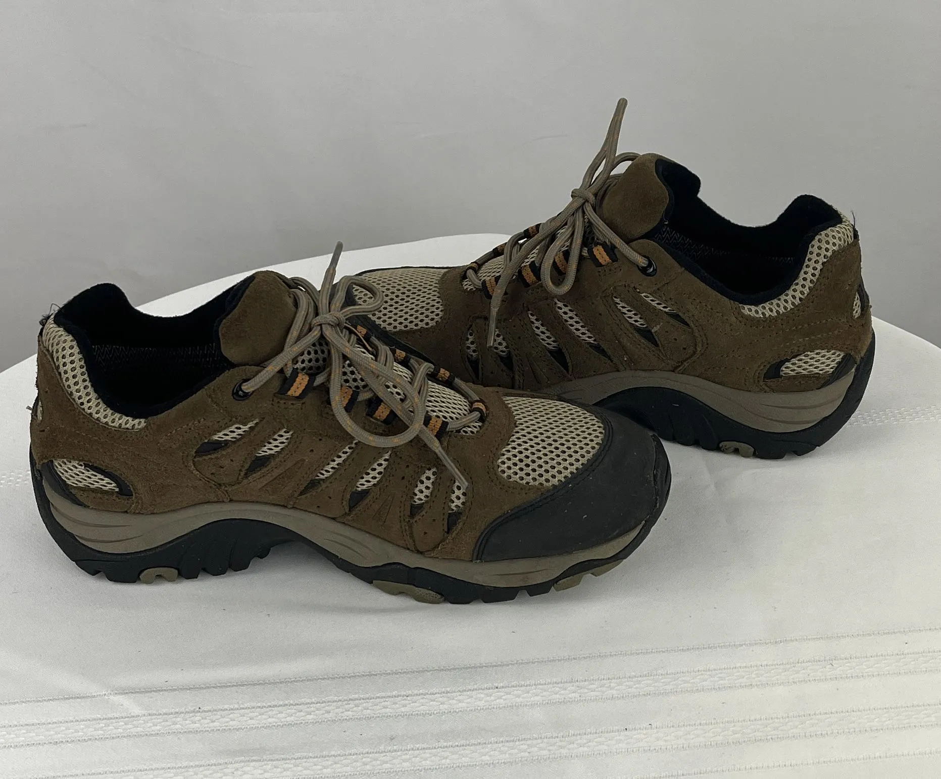 Ascend Men's Brown Suede Lo Top Bone Dry WP Hiking Boots Size 11M