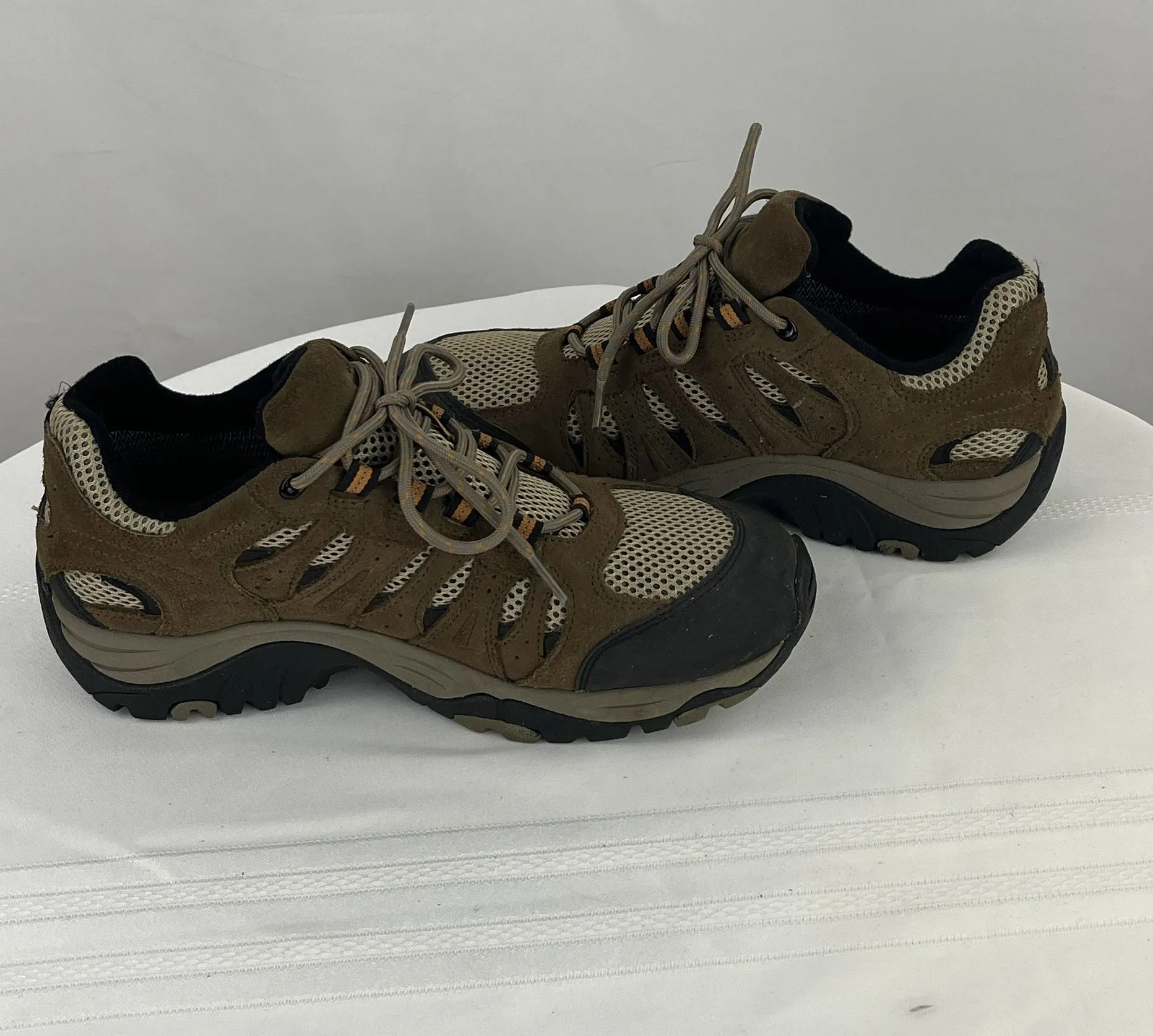 Ascend Men's Brown Suede Lo Top Bone Dry WP Hiking Boots Size 11M