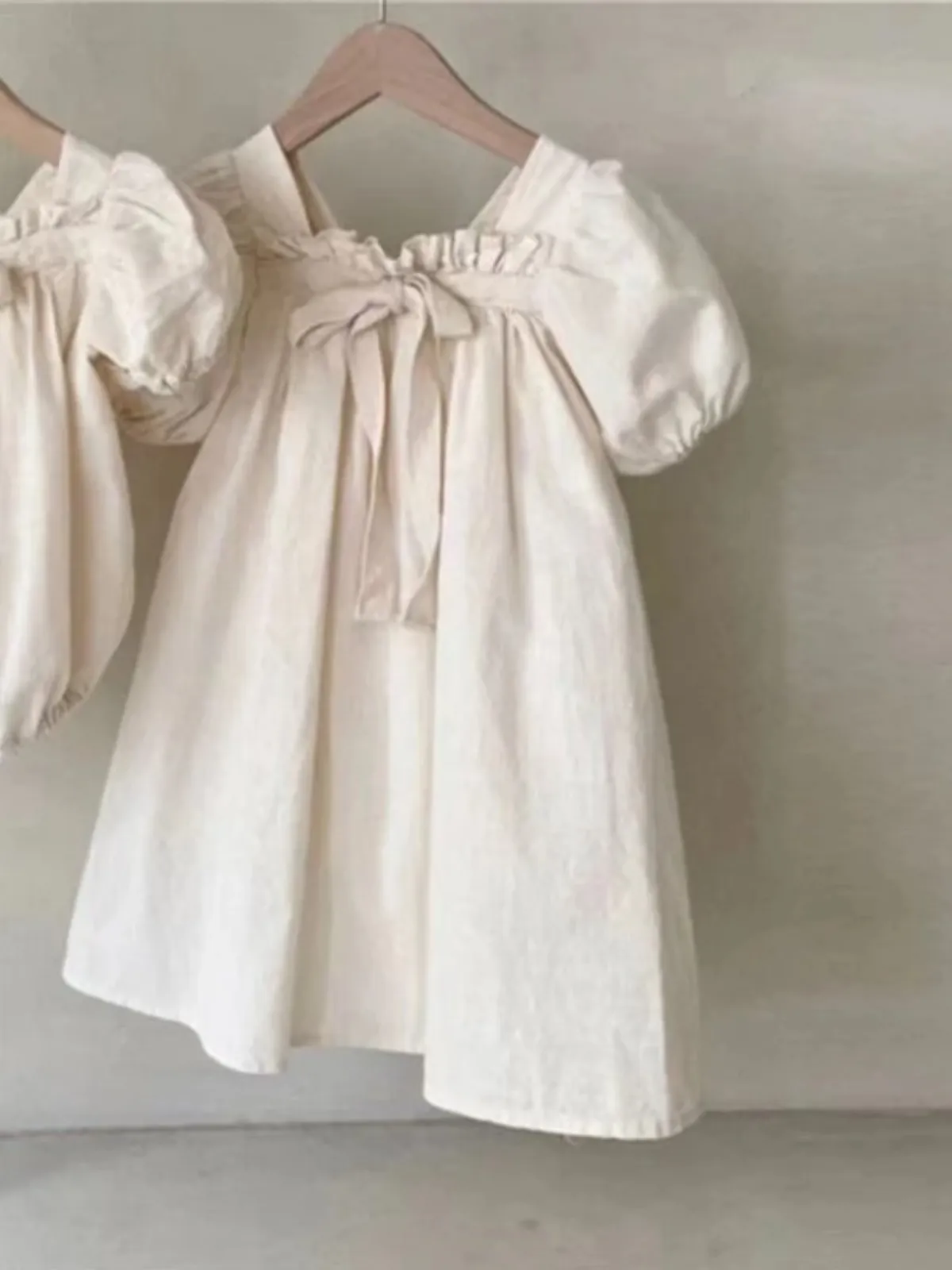 Girls Delightful Puff Sleeve Bow-Knot Dress