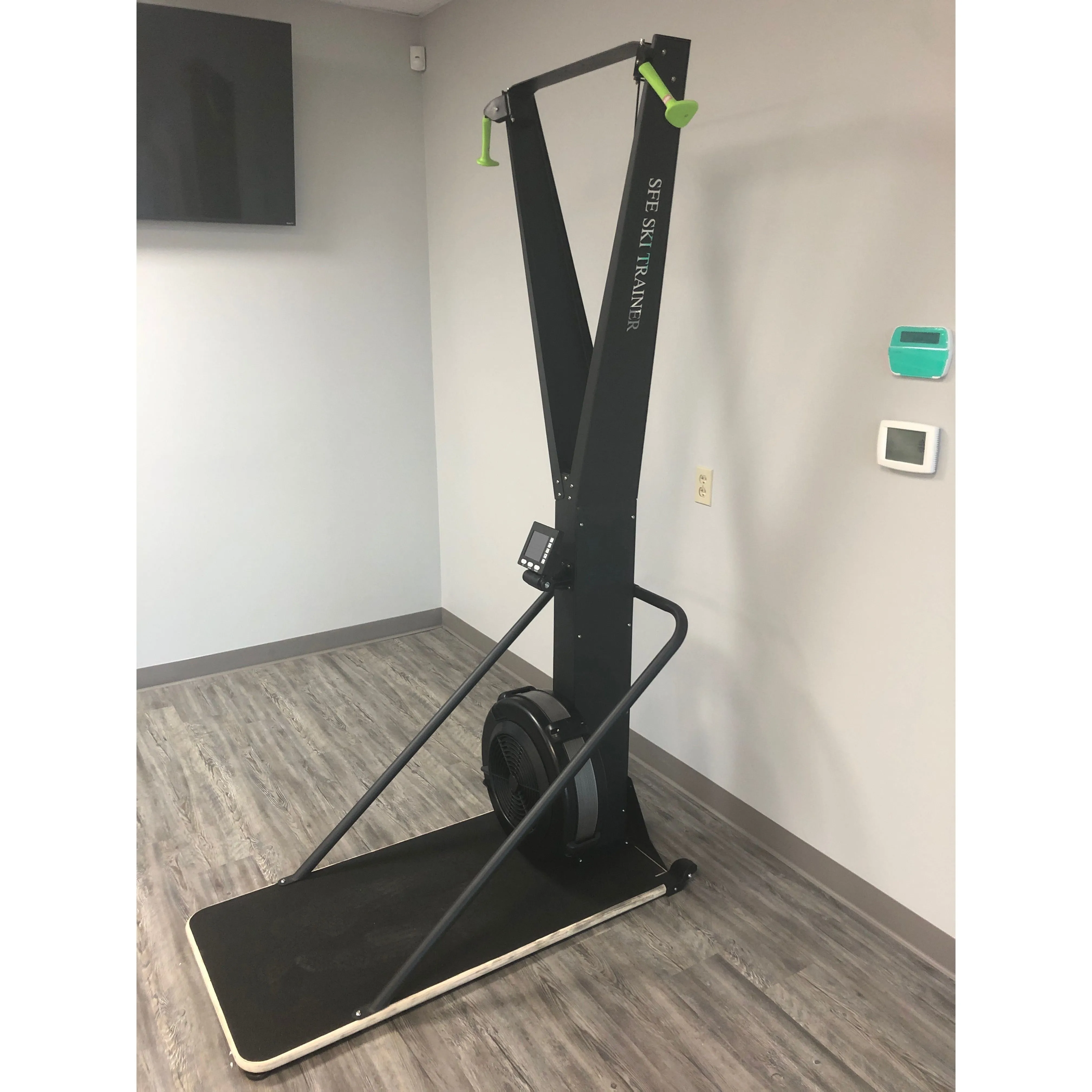 SFE Ski Trainer Machine w/ Platform and Monitor ( NEW)